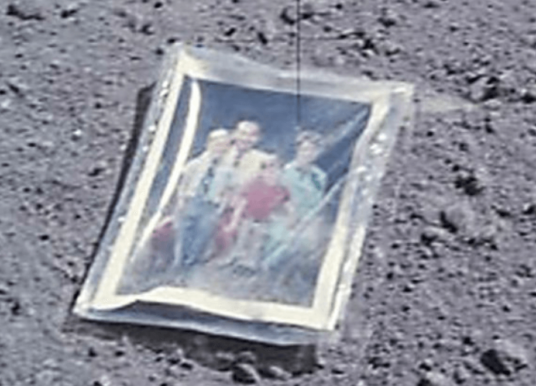 Charlie Duke'un Ay'daki Aile Fotoğrafının Hikayesi