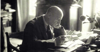Gabriele D’Annunzio Kimdir? İtalyan Edebiyatının Efsanevi Şairi ve Siyasetçisinin Hayatı Gabriele D'Annunzio