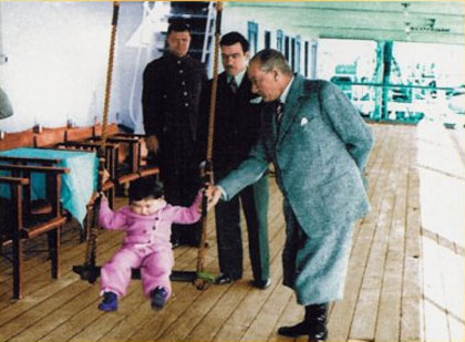 23 Nisan Atatürk ve Çocuk Resimleri