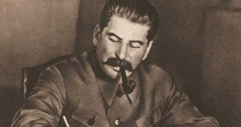 Stalin Kimdir? 30 Yıl Sovyetler Birliğini Demir Yumrukla Yönetmiş Lider Josef Stalin